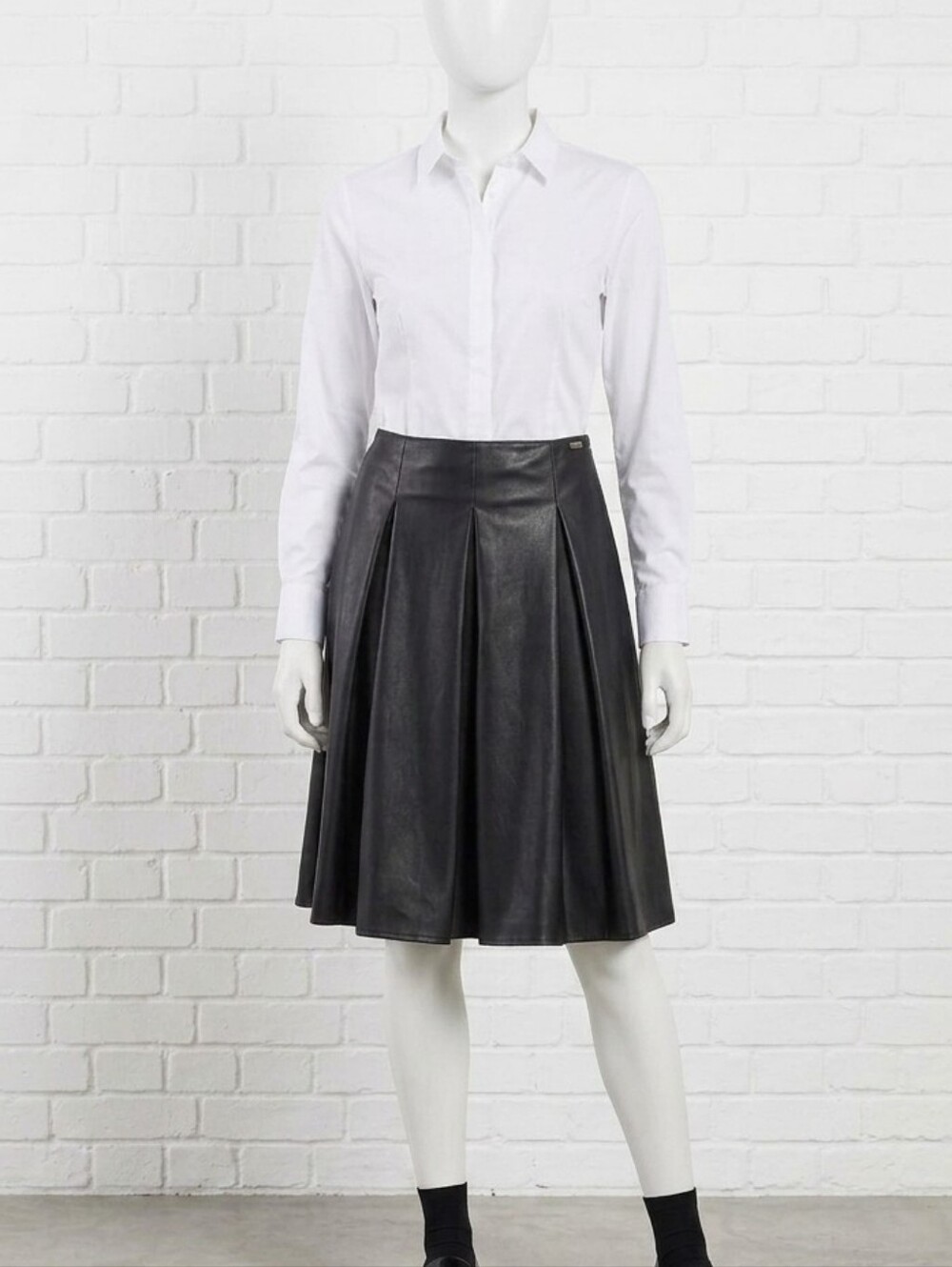 Guess Chic Black Pleated Faux Leather A-Line Mini Skirt Size 1/27